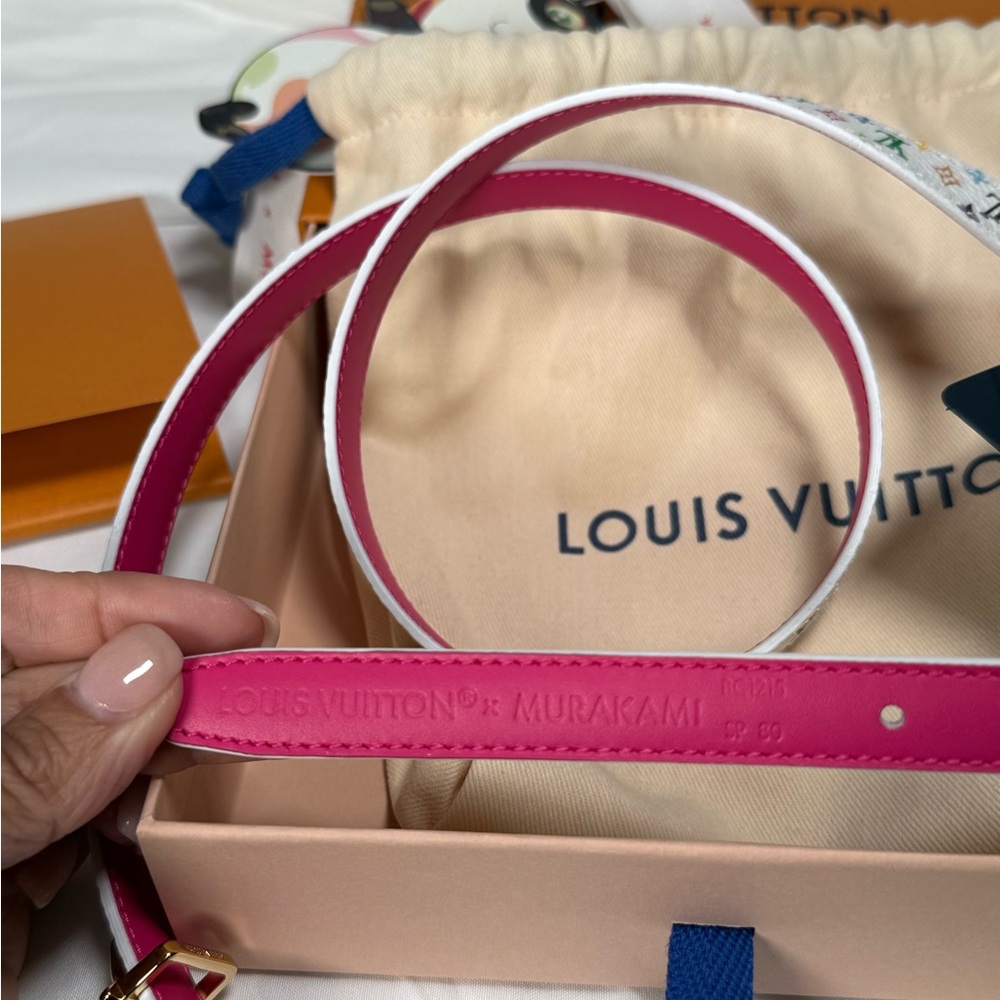 LV x TM Multicolor Mini Flowergram 15mm
Reversible Women’s Belt - Picture 3 of 6